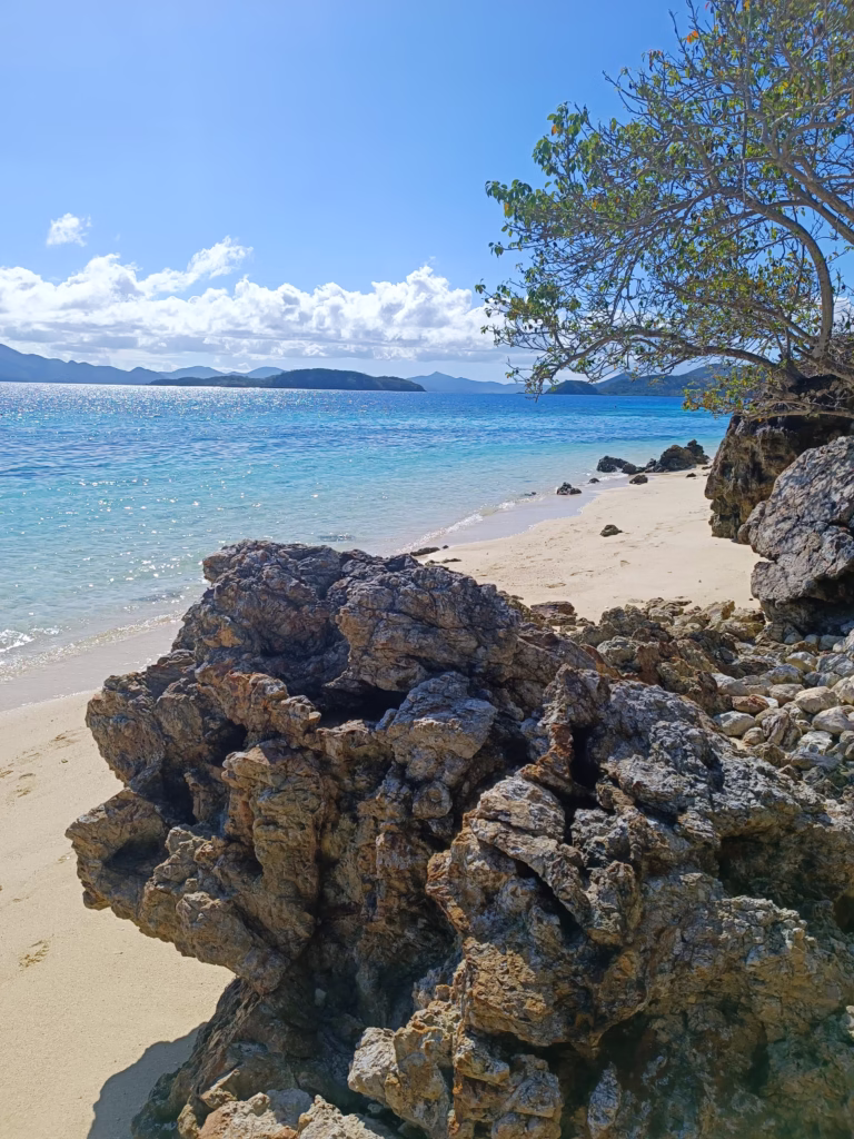 Prachtige uitzicht over eilanden van El Nido.